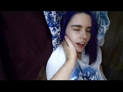 ❤️ 在壁櫥裡找到我姐姐並幫她射精 ❌ 色情 在我們 ❌️