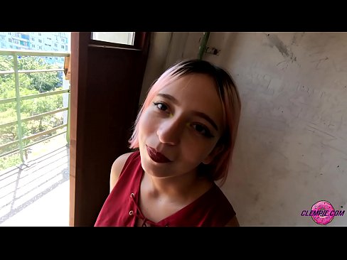 ❤️ 學生性感在內陸吸了一個陌生人 - 射在他臉上 ❌ 色情 在我們 ❌️